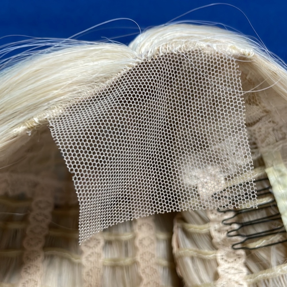 Lace front Blonde synthetic wig 28” - Picture 8 of 10